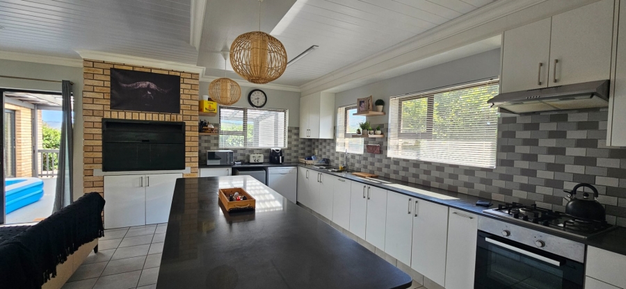 2 Bedroom Property for Sale in Fraaiuitsig Western Cape